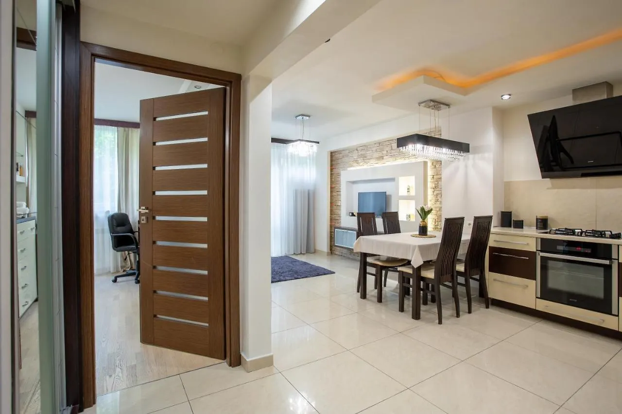 Golden Apartments Warsaw - Top Location - Grzybowska 5 Poland